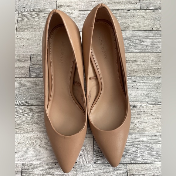 Old navy beige high heels - Picture 1 of 9